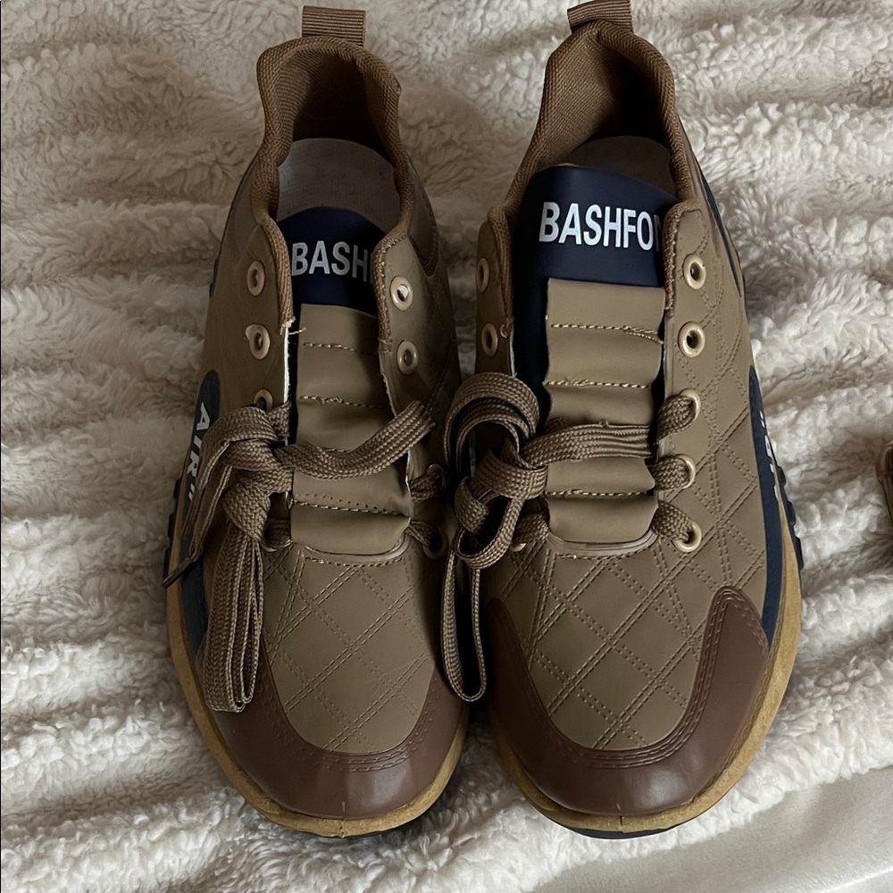 Bashfon Navy & Taupe Lace-up Sneakers